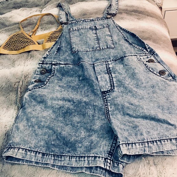 ASOS Denim Short Overalls - SOLD - Picture 2 of 6